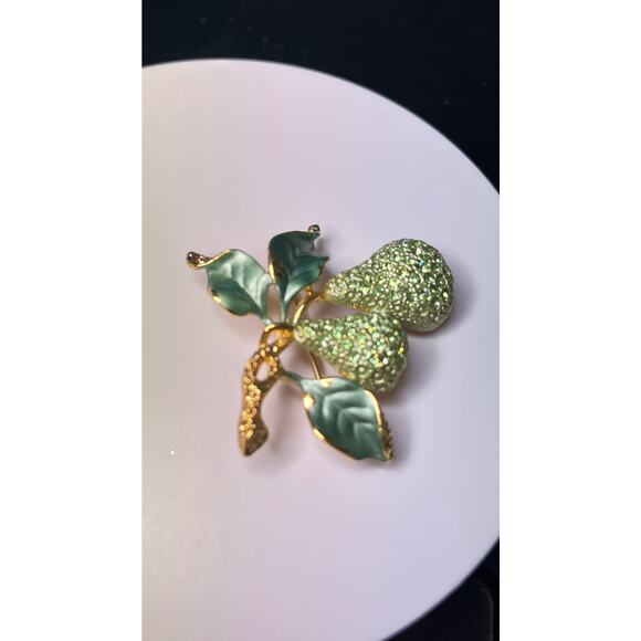 Vintage Sparkling Pear Brooch Pin - Green Pave Rhinestones & Enamel Leaves - Picture 4 of 10